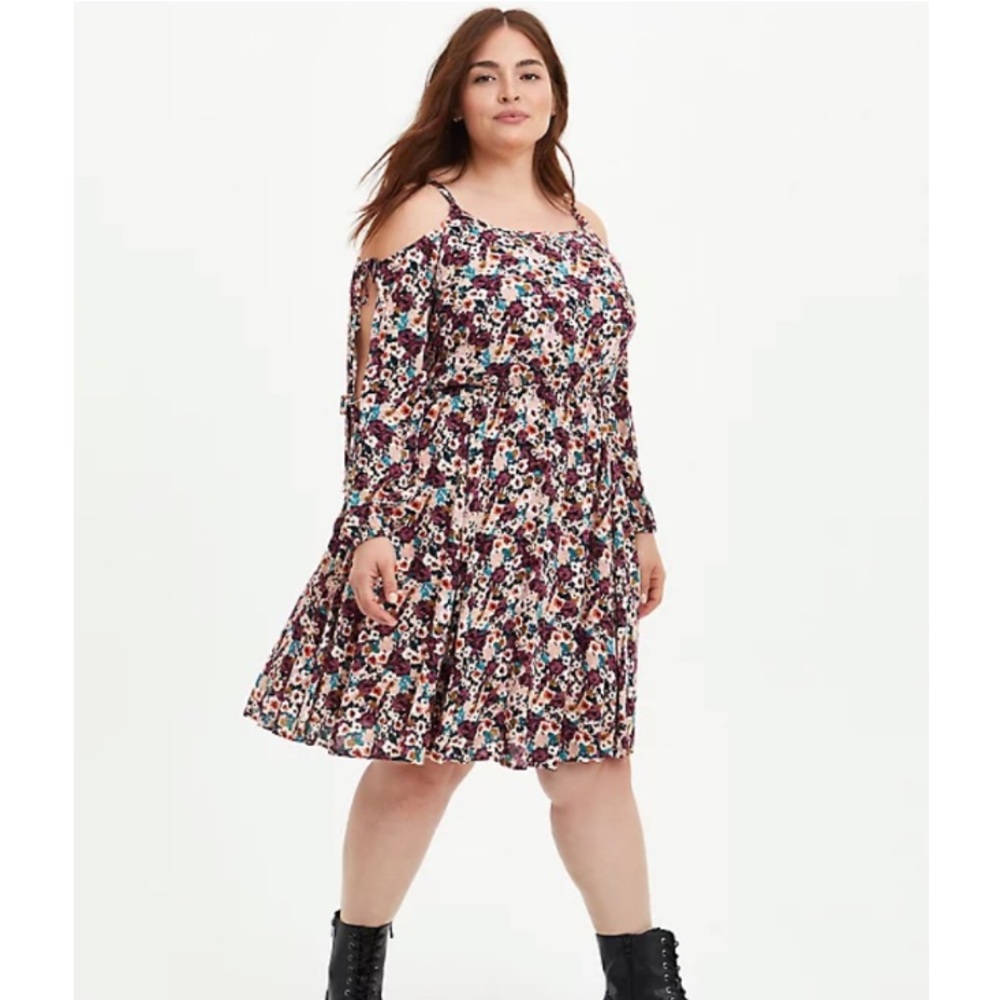 TORRID COLD SHOULDER SKATER DRESS - GAUZE FLORAL BLACK 2X